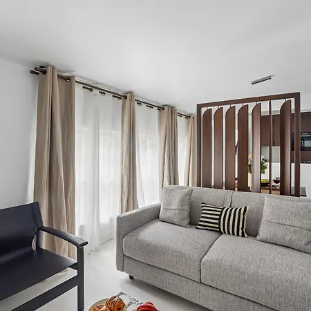Lavie Maison - Sentier Centre 4*