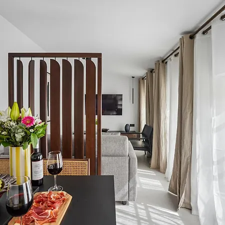 Hotel Lavie Maison - Sentier Centre 4*